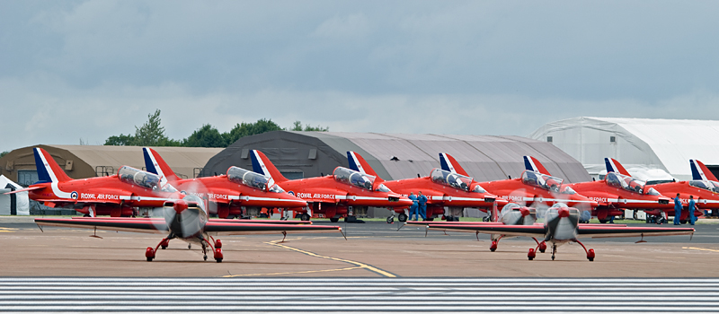 173_Fairford RIAT_Royal Jordanian Falcons na Extra EA-300L.jpg